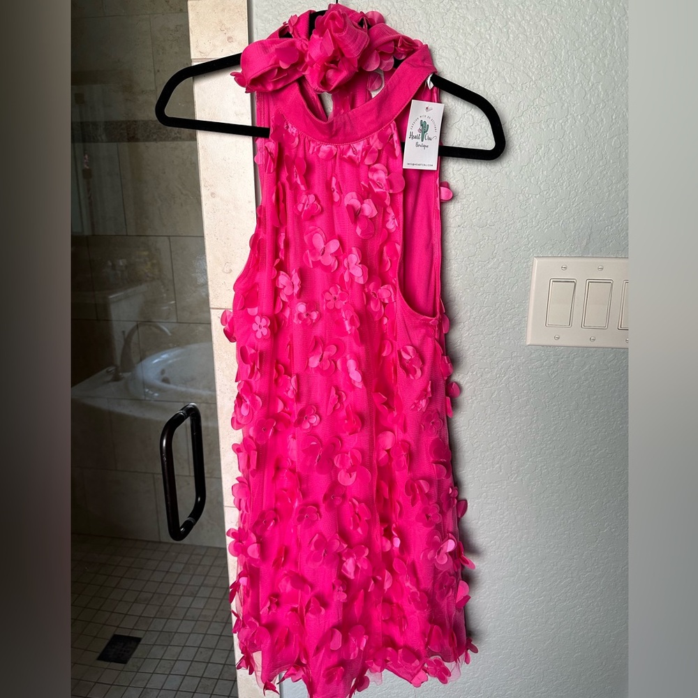 *NWT* Halter Style Dress w/ 3D Flowers